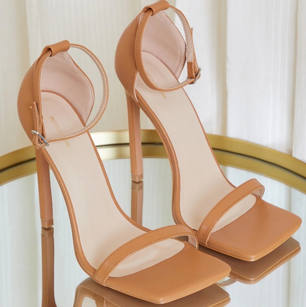 Pretty Little Thing Square Toe Brown Stilleto Size 6